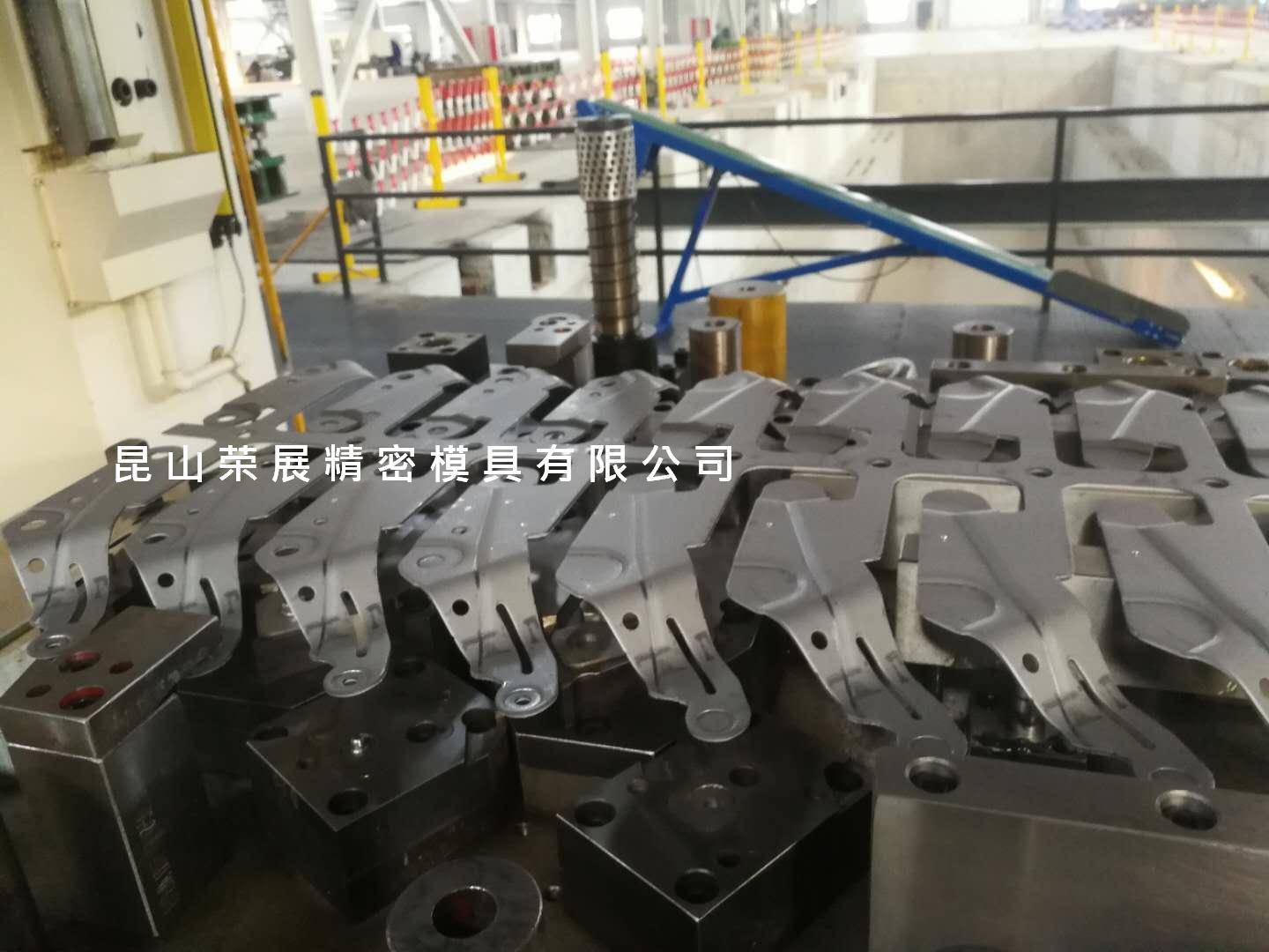 汽車引擎蓋鉸鏈模具 (中國(guó) 江蘇省 生產(chǎn)商) - 汽車部.