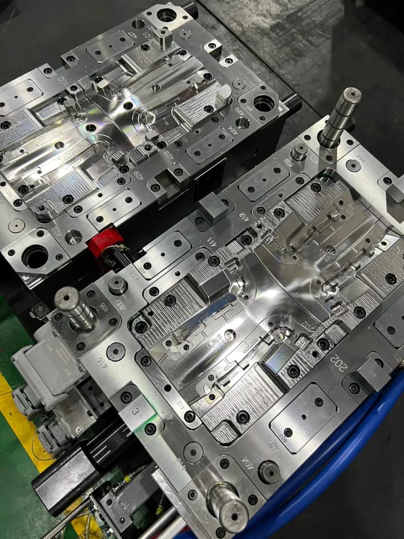 全方位展示一套奔馳導光條精密模具#汽車零部件制造 #模具制造